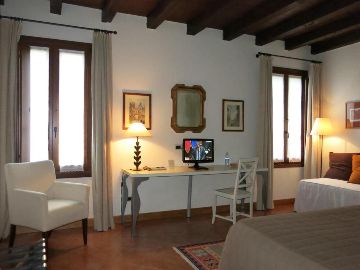 Dreibettzimmer mit Bad