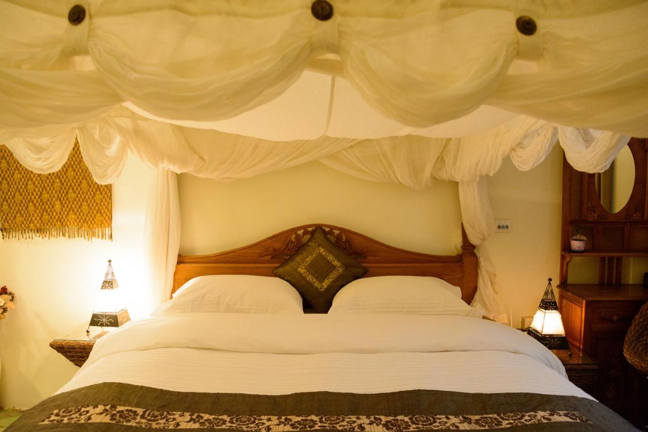 Queen Room with Spa Bath