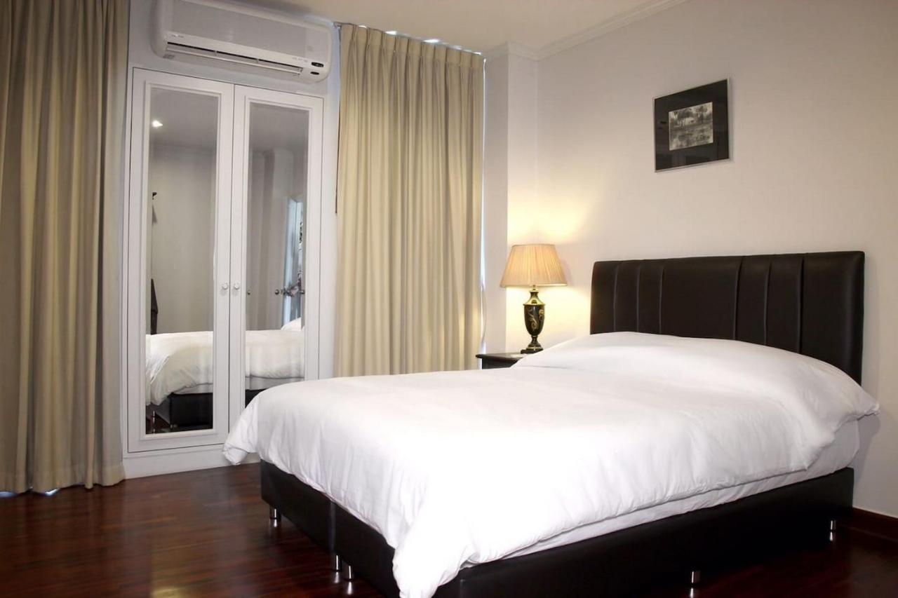 B&B Bangkok - Samsen Suites/ 2 Br Suites for less - Bed and Breakfast Bangkok