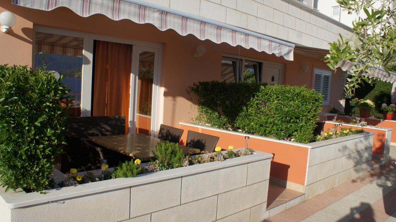 Two-Bedroom Apartment with Balcony and Sea View