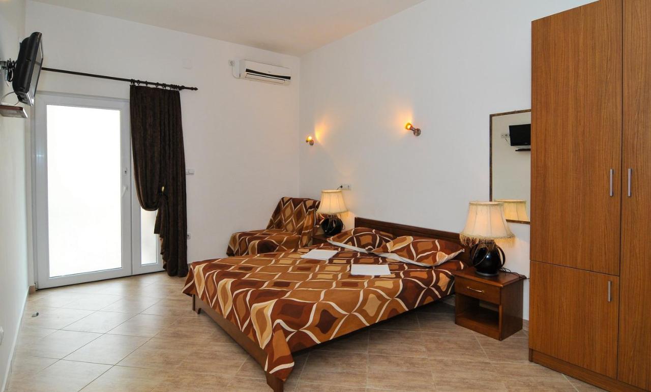 Studio with Terrace (2 Adults)