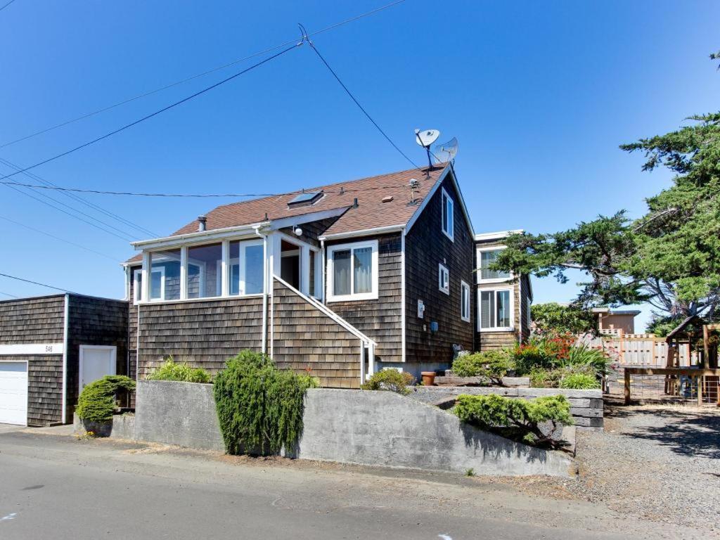 Newport's Cypress Oceanview Home - B&B Newport