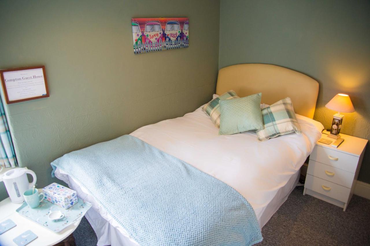 Single Room with Shared Bathroom
