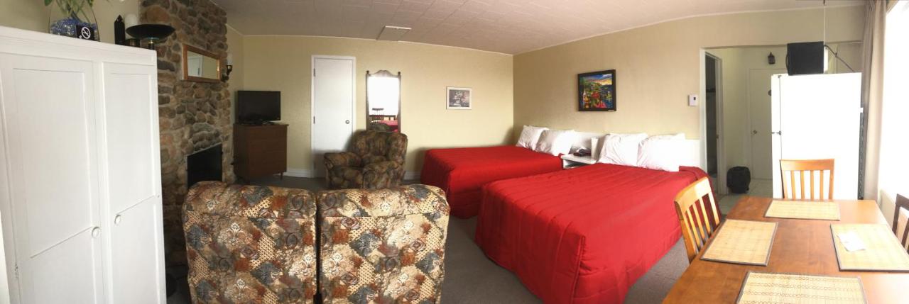 Deluxe Double Room with Two Double Beds