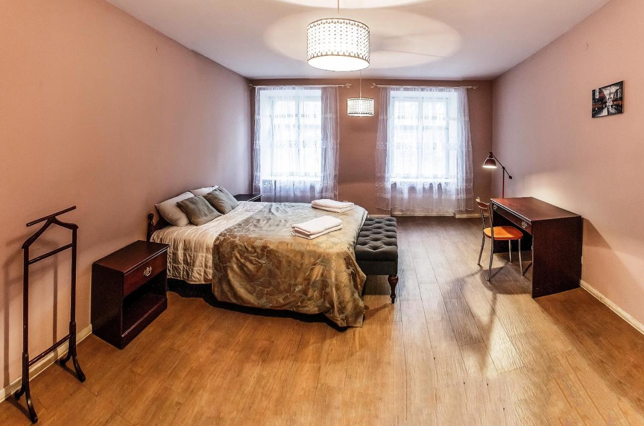 B&B Lwiw - Apartment On Hutsulska - Bed and Breakfast Lwiw