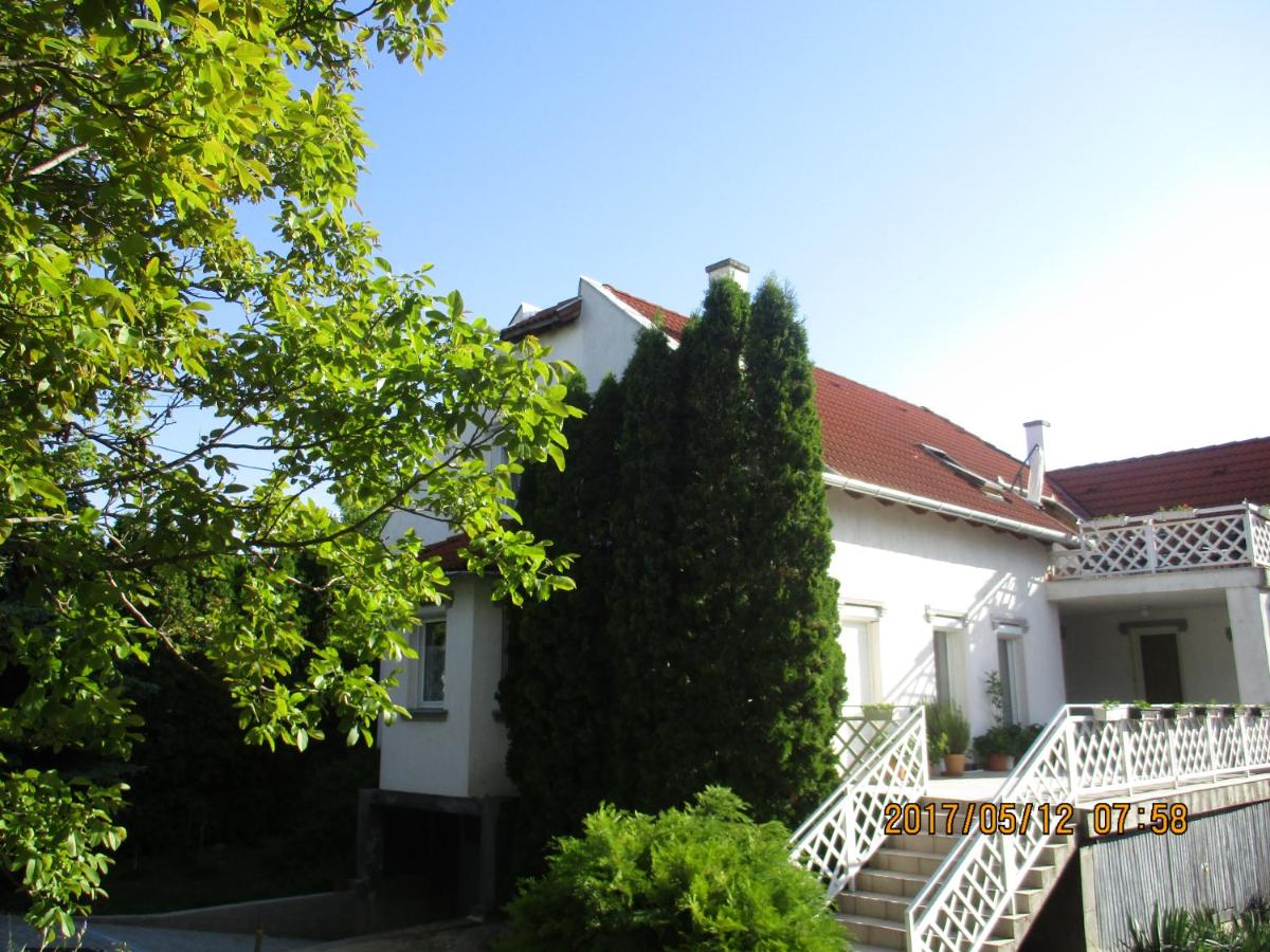 B&B Balatonfüred - Boglárka Apartmanház - Bed and Breakfast Balatonfüred