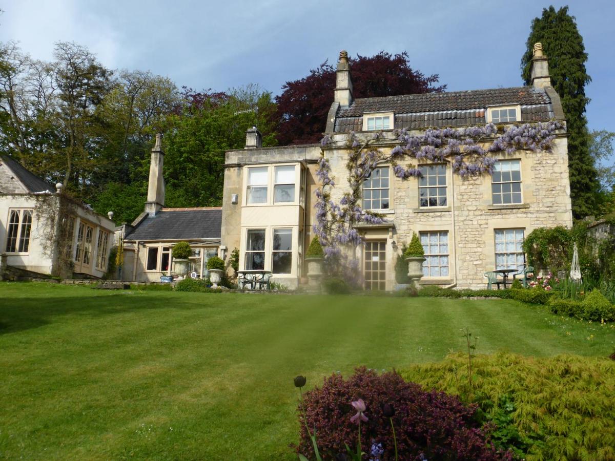 Dolphin House - B&B