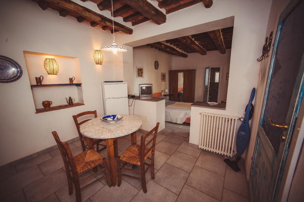 Large Studio (2 Adults)