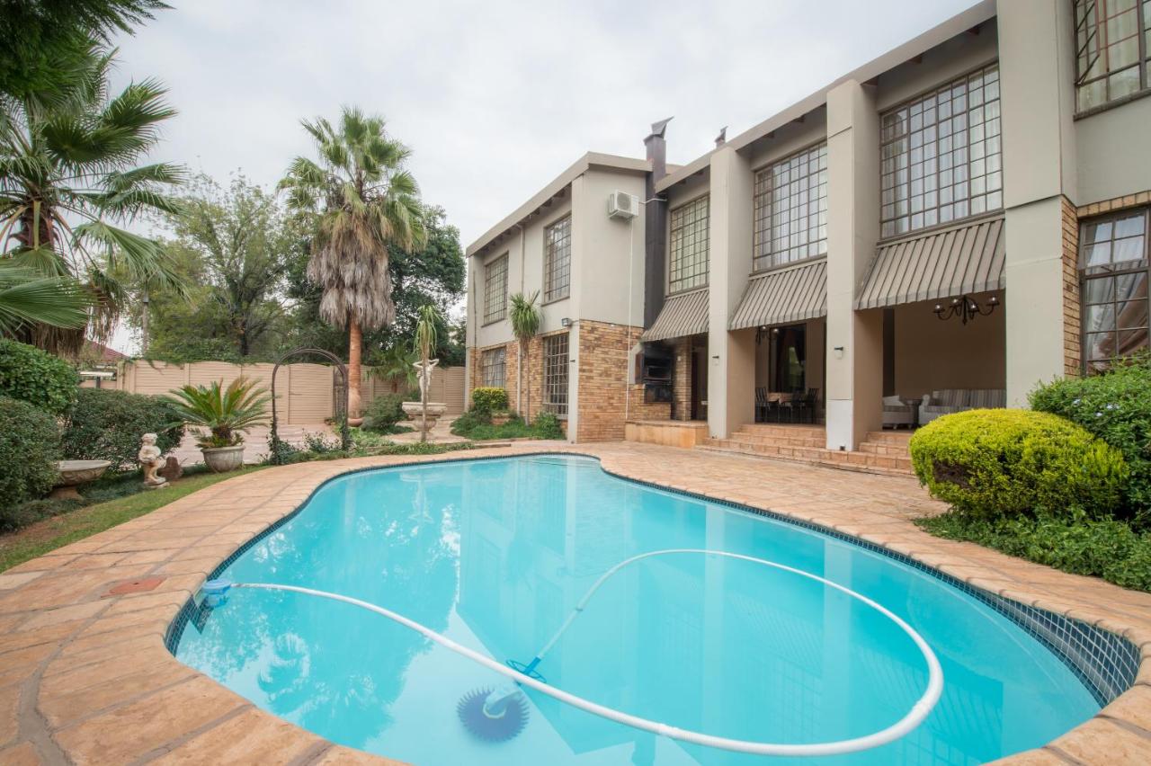 B&B Potchefstroom - Sunset Manor Guest House - Bed and Breakfast Potchefstroom