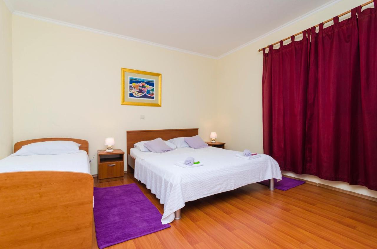 One-Bedroom Apartment with Sea View