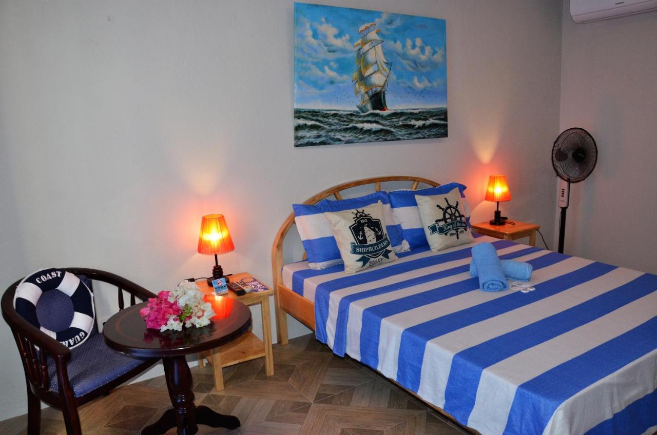 B&B Panglao - Captain's Lodge and Bar - Bed and Breakfast Panglao