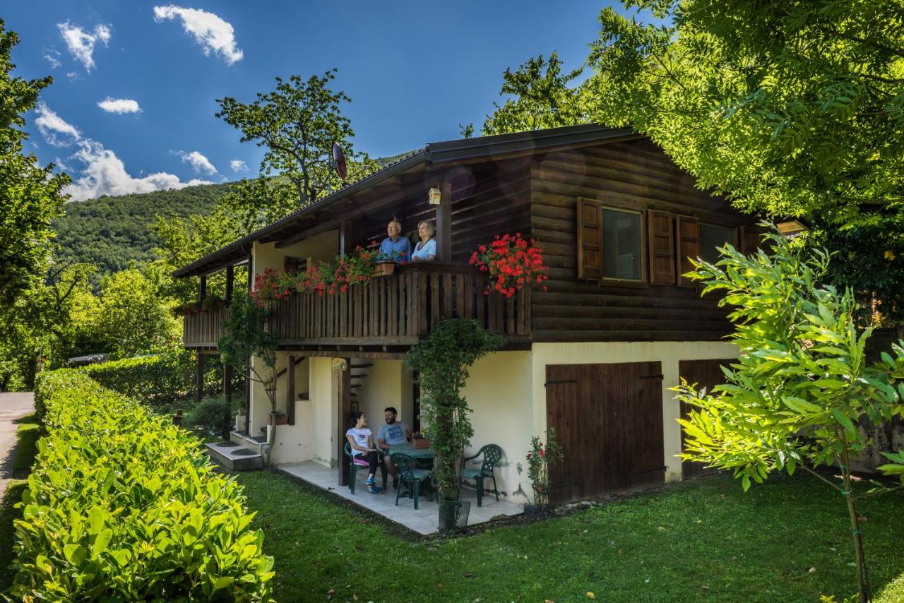 Apartment with Mountain View