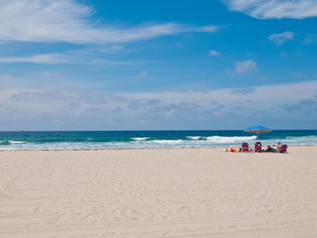 Mimi's & Nana's Beach House Beautiful bungalow with ocean views, fast WiFi, gas grill, and sunroom - B&B San Diego