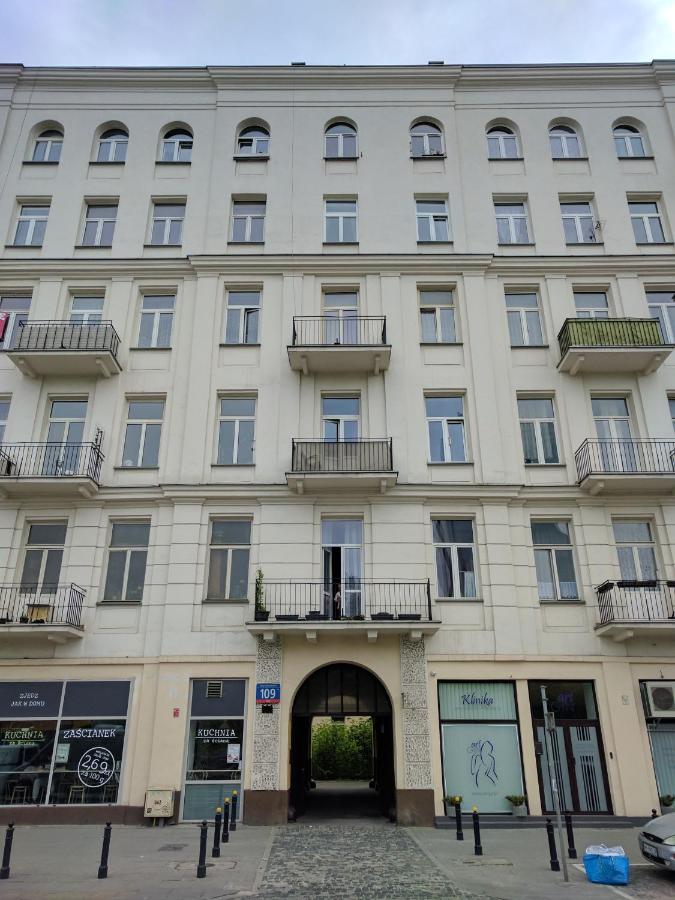 Nikola Tesla by mythings - B&B Varsavia