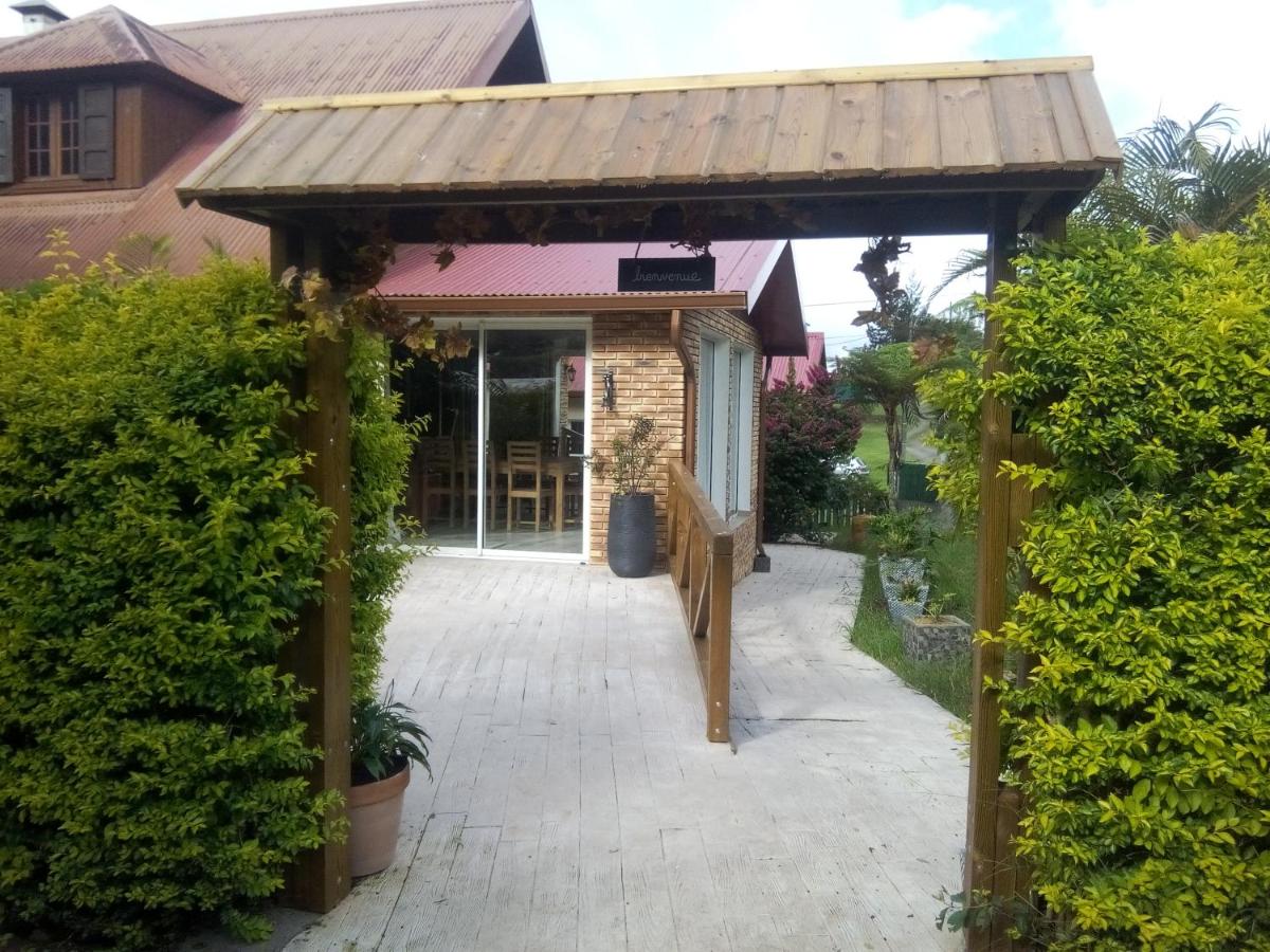 La Croisee des Sentiers - Bed and Breakfast