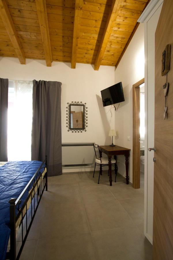 Double Room with Terrace and Lake View