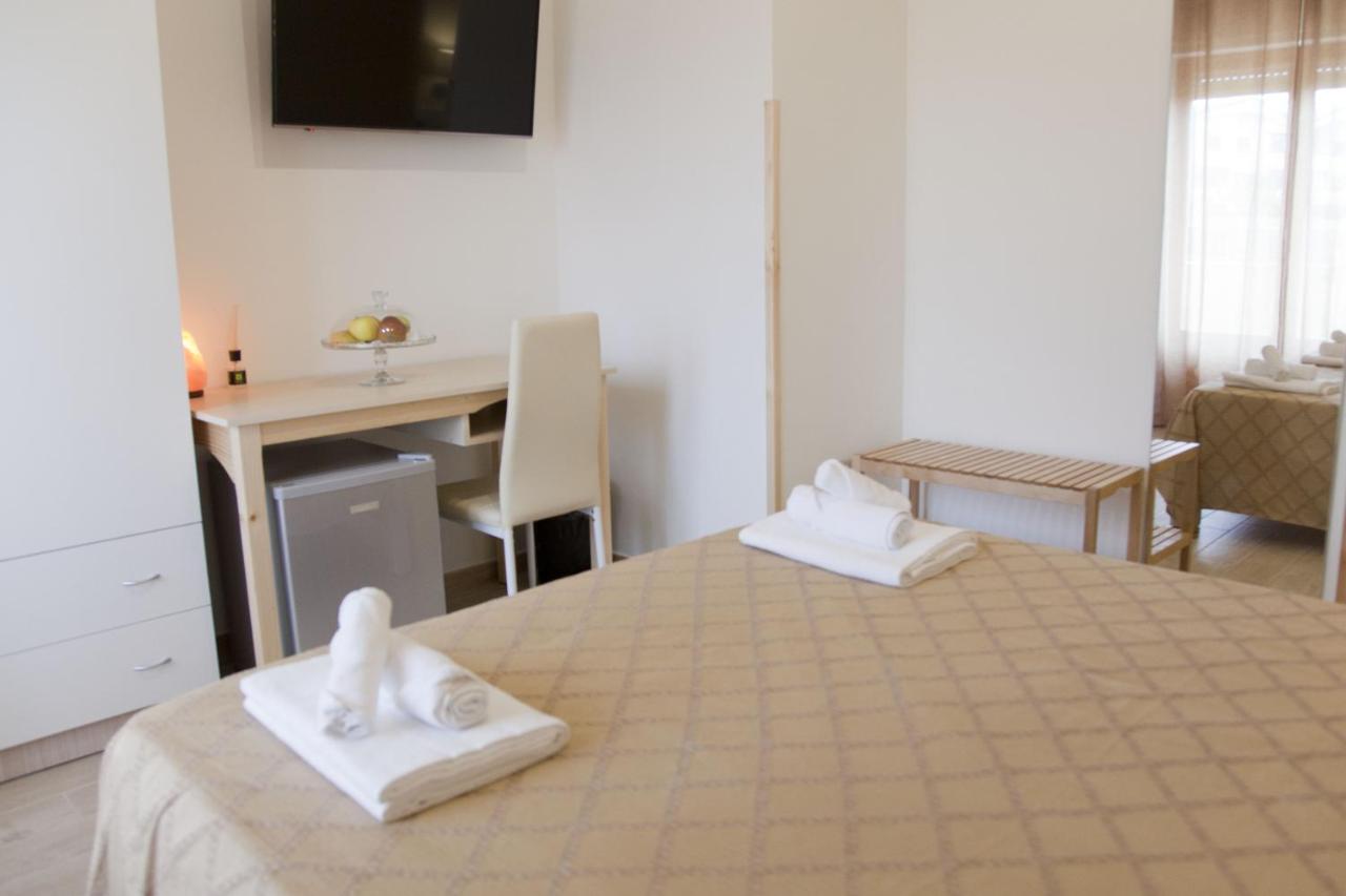 Double Room with Balcony and Sea View