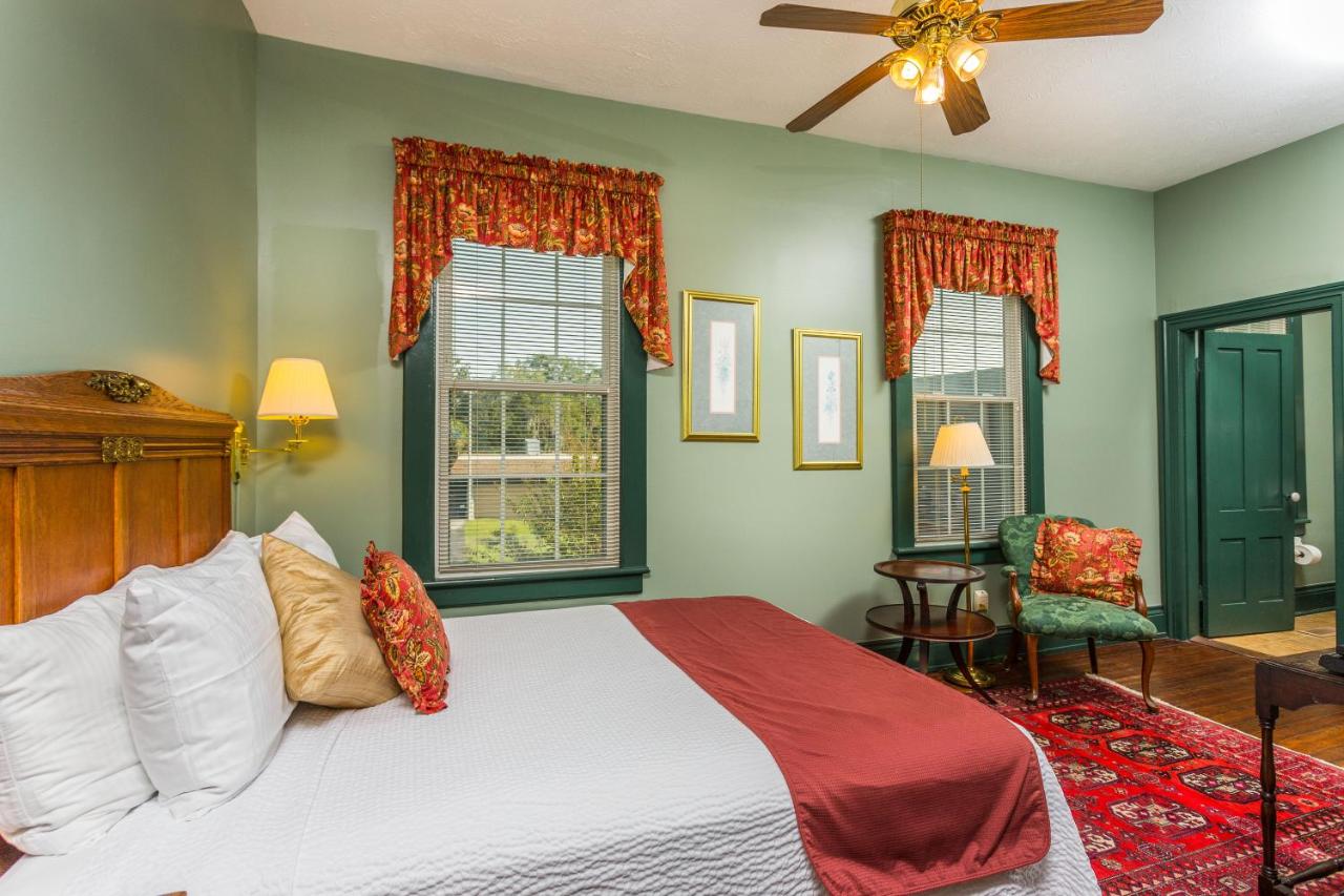 Queen Room - Room 206