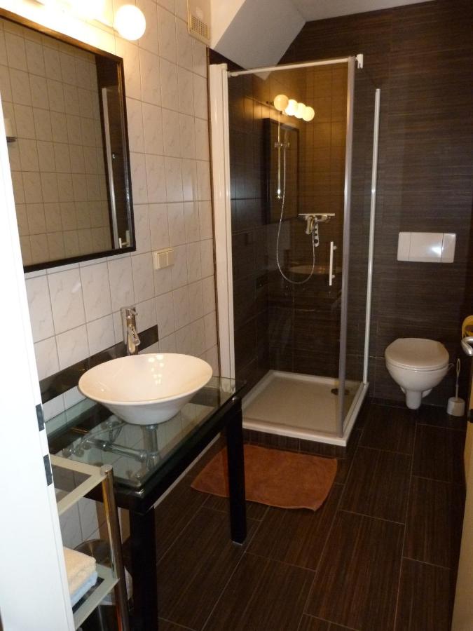 One-Bedroom Apartment with Balcony
