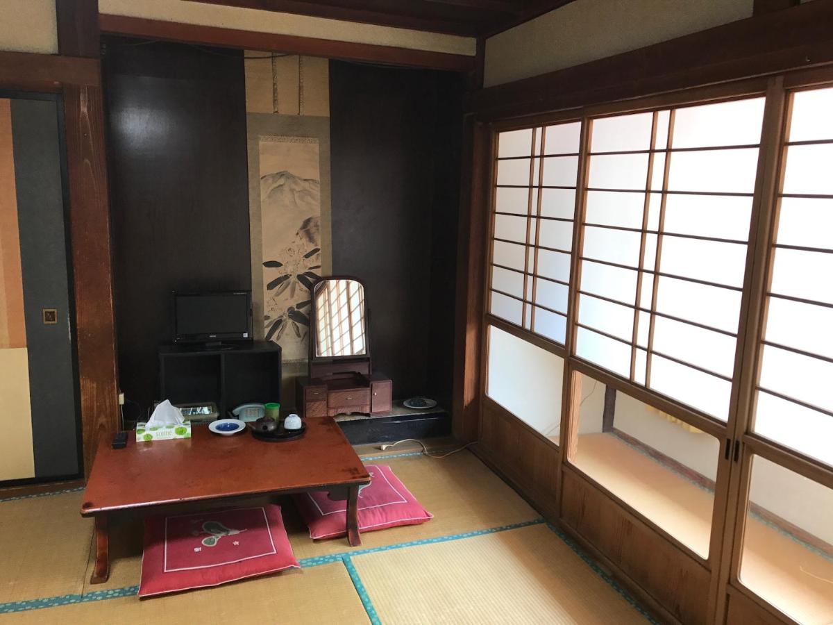 Economy Triple Room