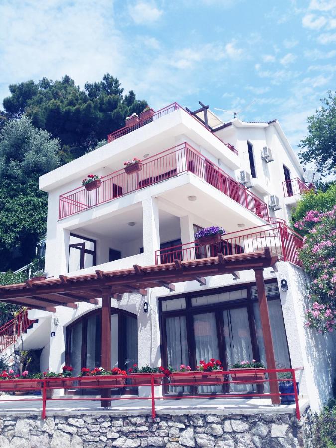 Apartments Almaja Villa - B&B