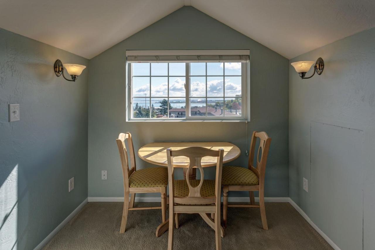 One Bedroom Suite with Kitchenette - High Tide