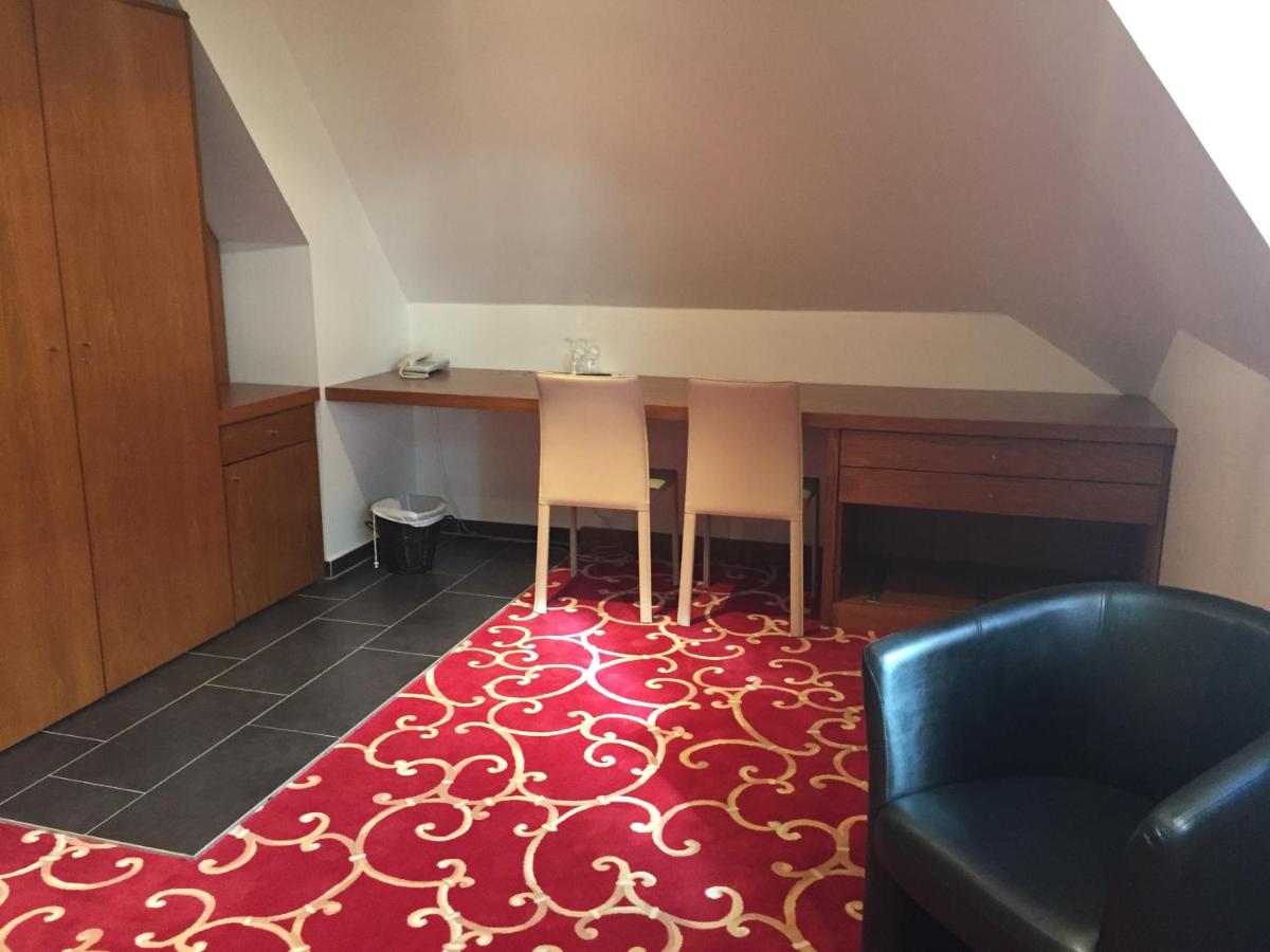 Quadruple Room (Double Bed + Sofa Bed)