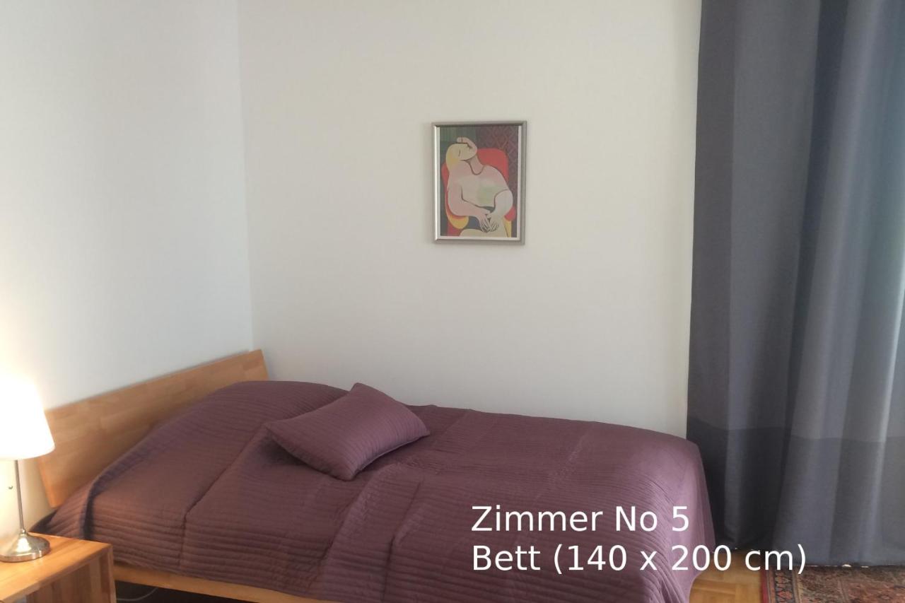 Familienzimmer mit Gemeinschaftsbad und Wintergarten