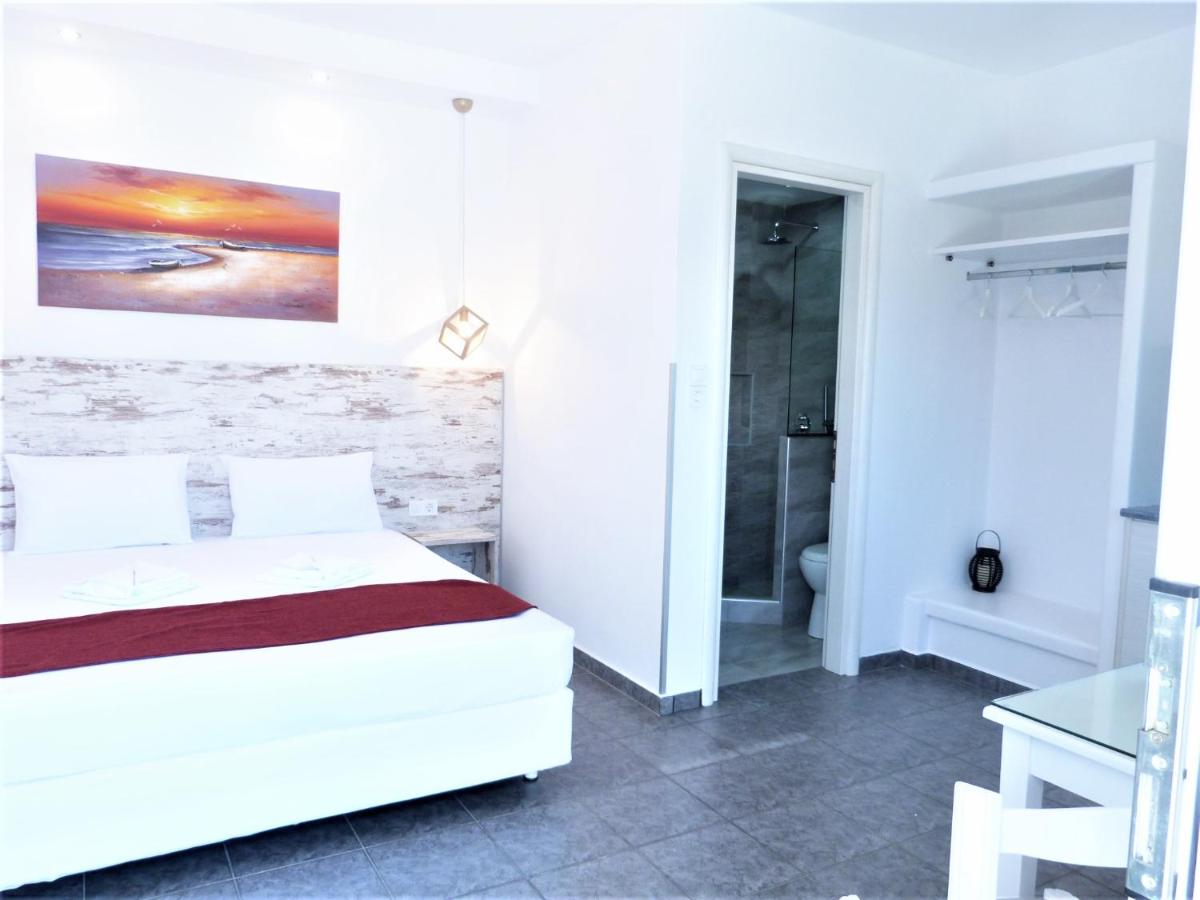 Studio (2 Adults)