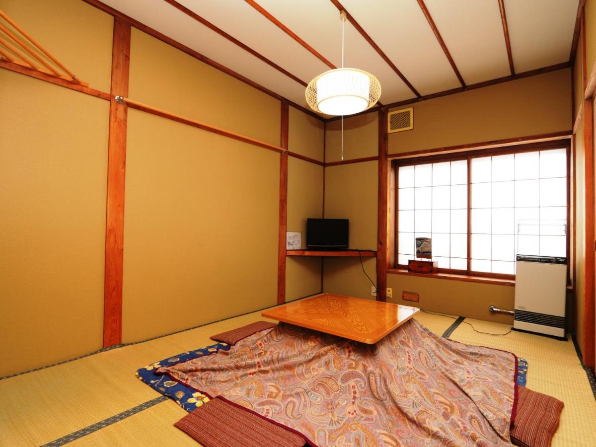 Japanese Style Economy Twin Room with Shared Bathroom