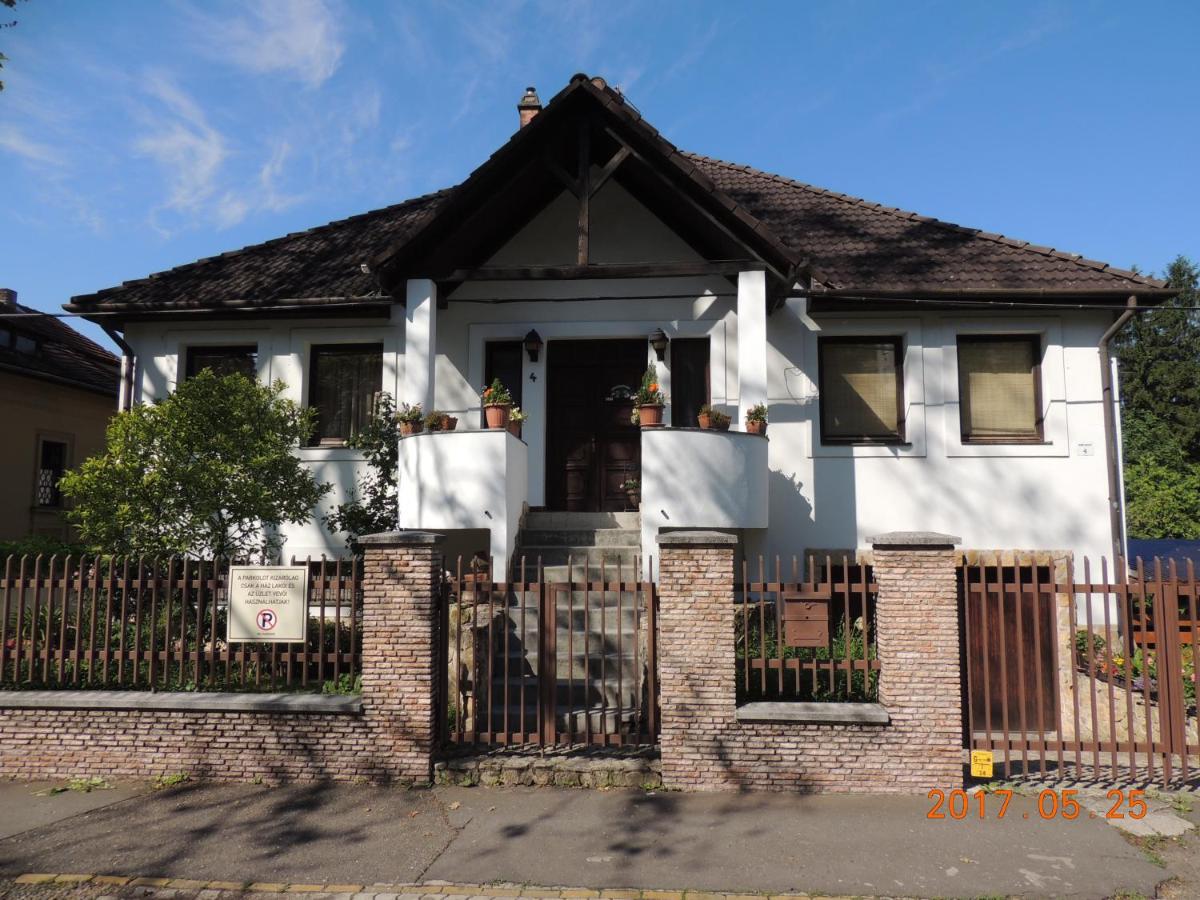 Eszter Apartman - B&B