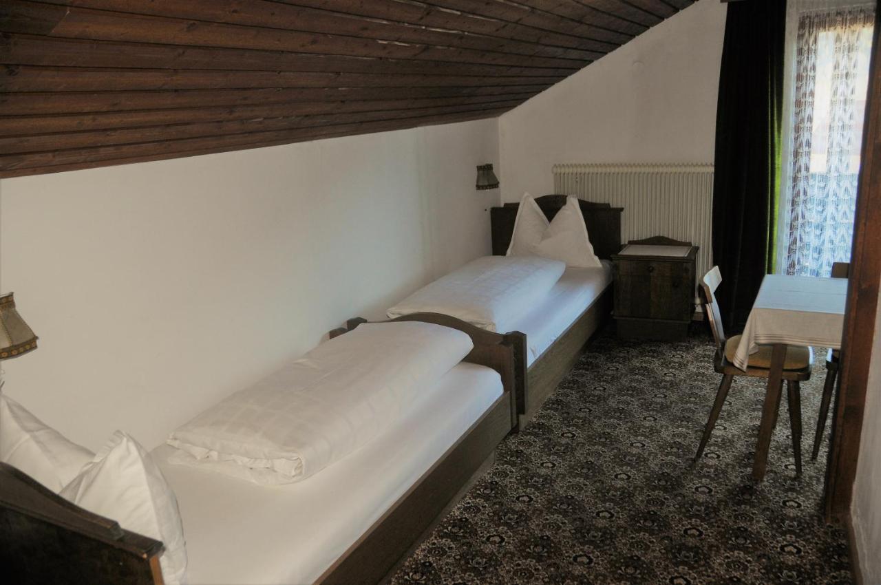 Tweepersoonskamer met 2 Aparte Bedden