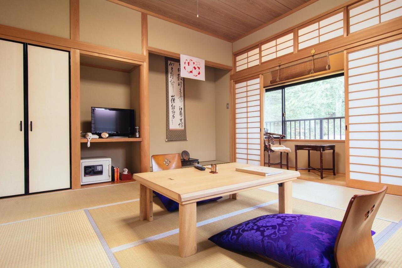 Japanese-Style Deluxe Room with Garden View and Shared Bathroom