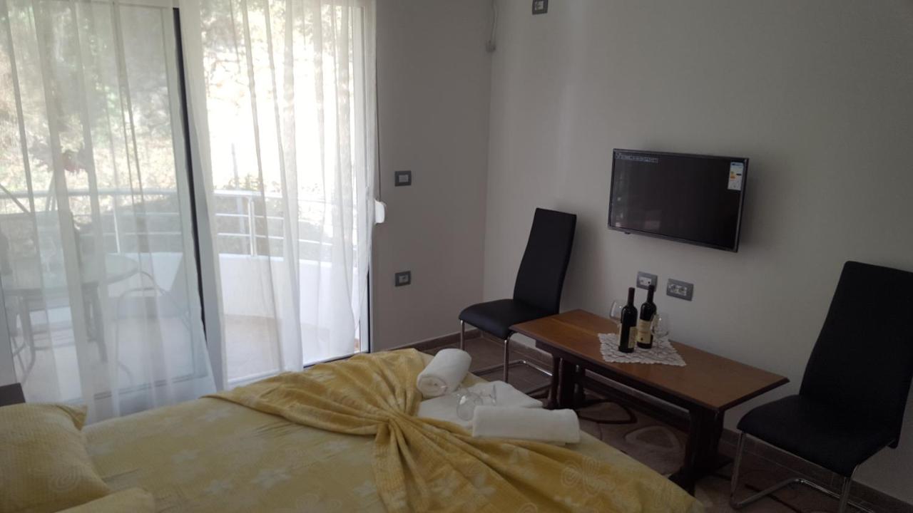 Studio mit Balkon