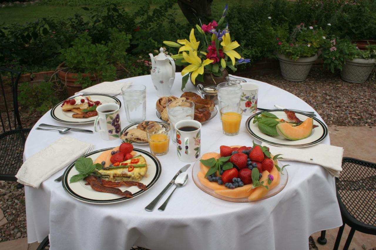 Mon Ami Bed and Breakfast - B&B Tucson