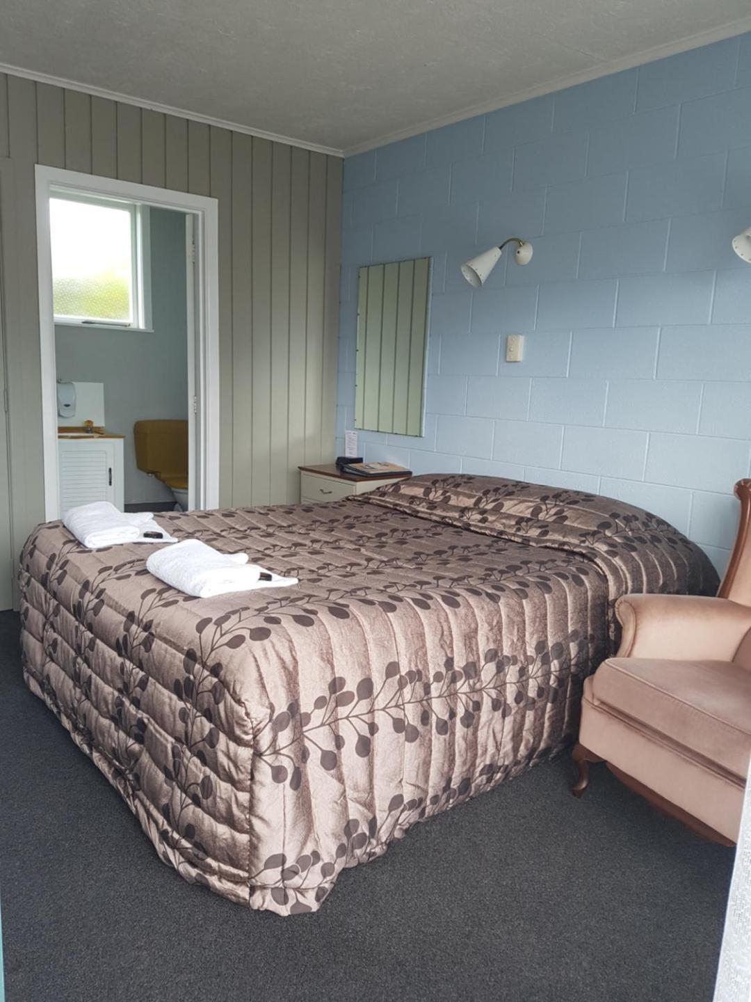 Camberley Court Motel 3