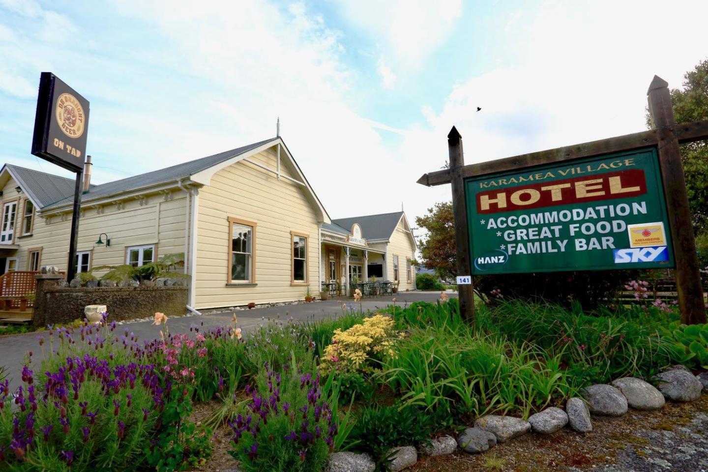 Karamea Hotel 4