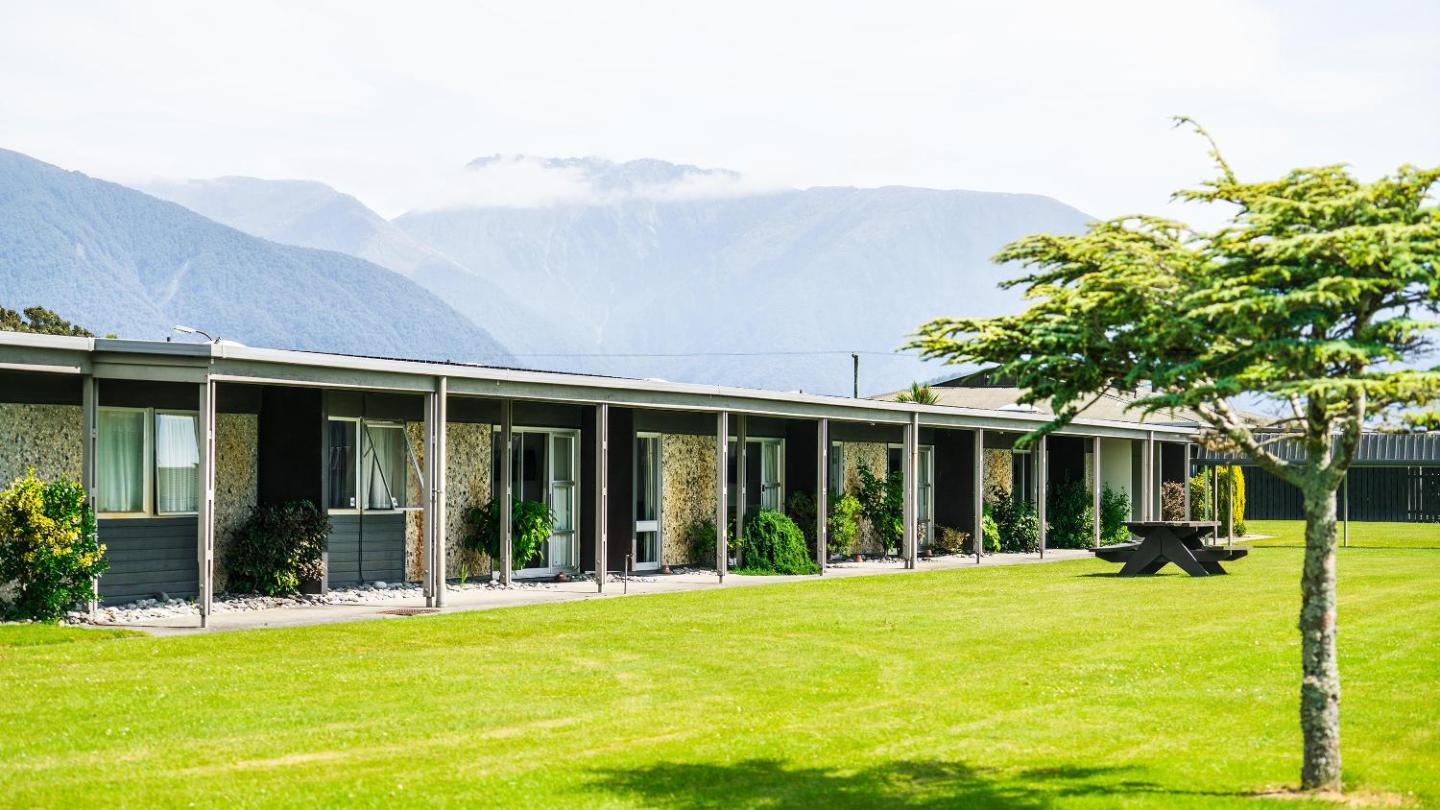 Heartland Hotel Haast 1