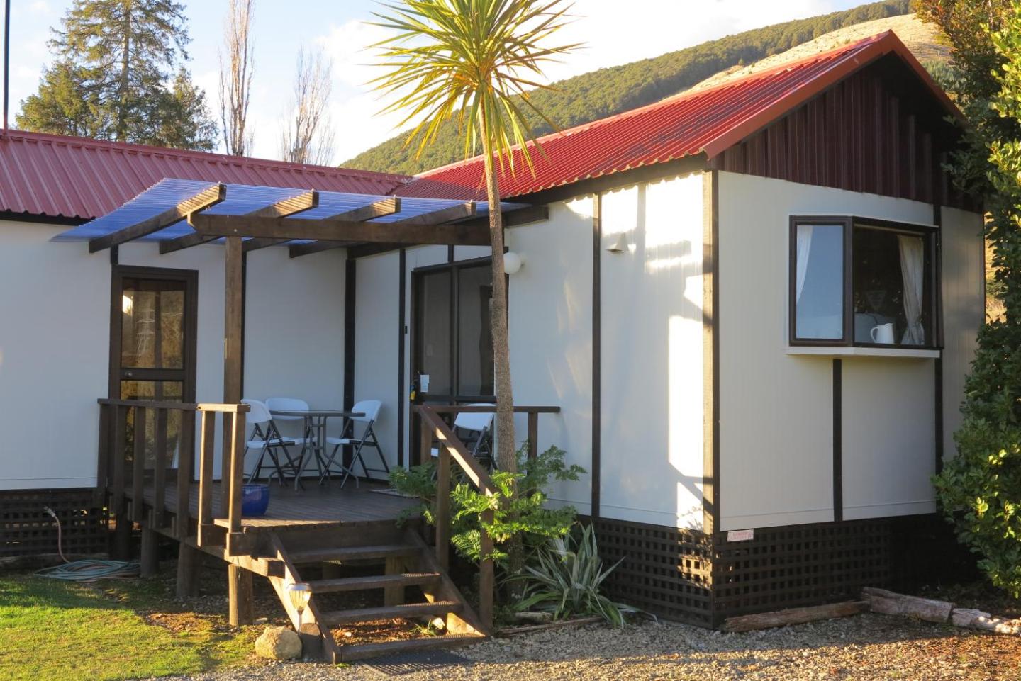 Tophouse Mountainview Cottages 2