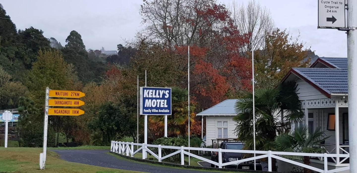 Kelly's Riverside Motel 5