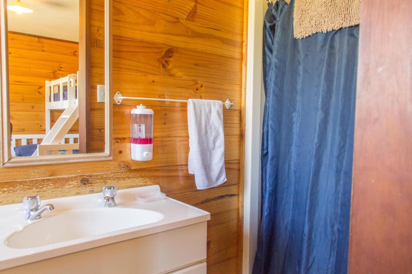 Private Ensuite Room Near Waitomo 4