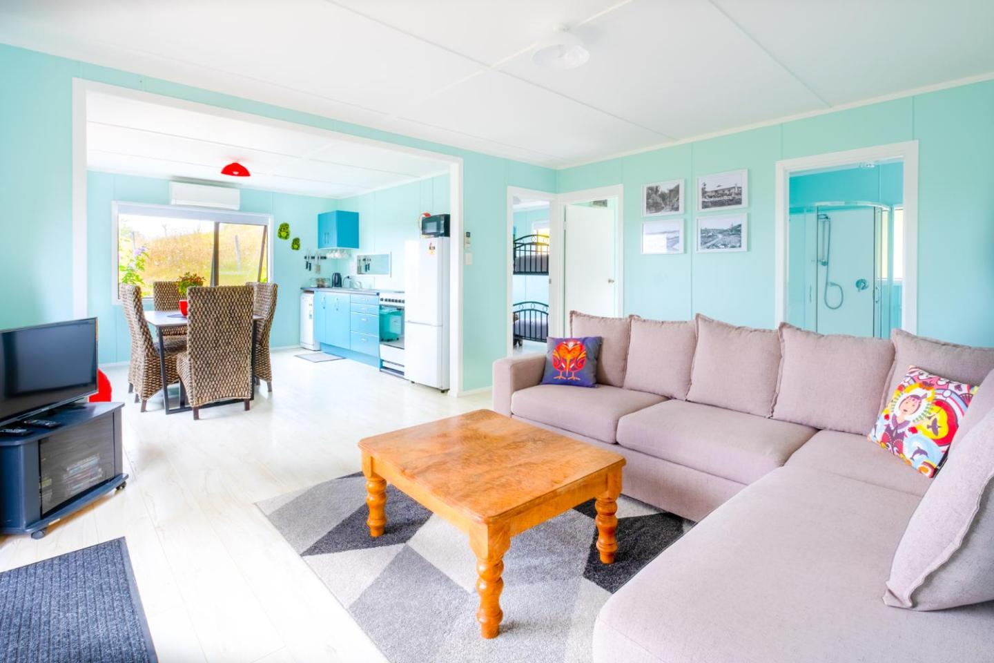 A Kiwi Call Cottage With Outdoor Spa Bath 1