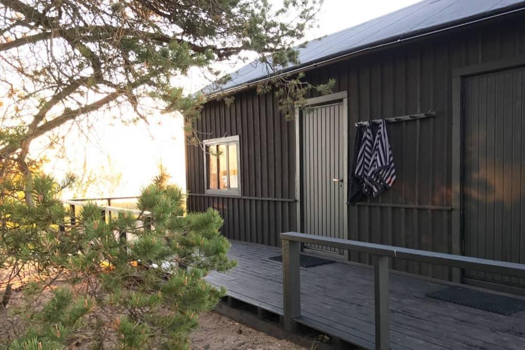 H A R R B Å D A - Kaksi Mökkiä Merenrannalla 5