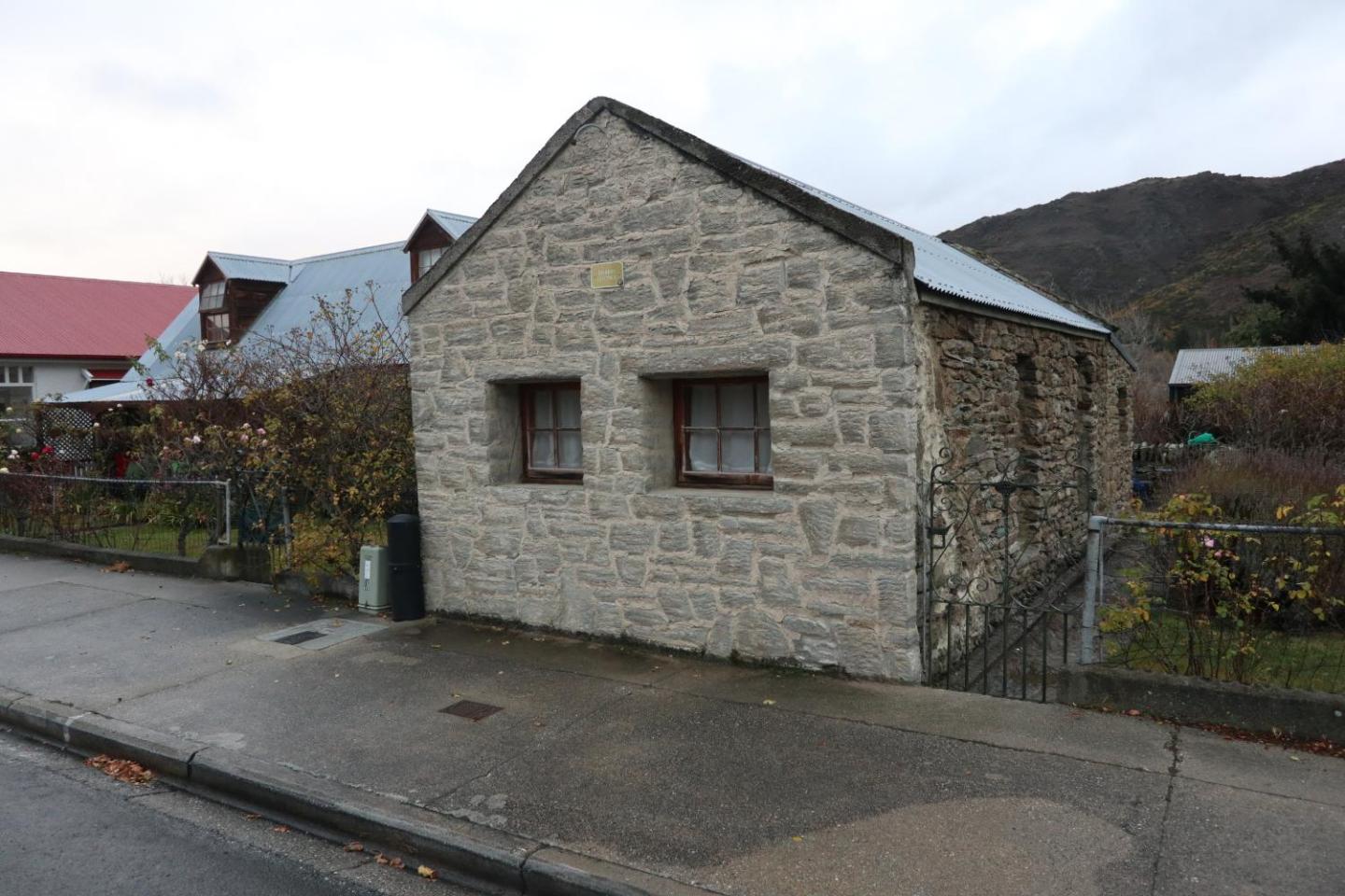 The Tinkers Cottage 3
