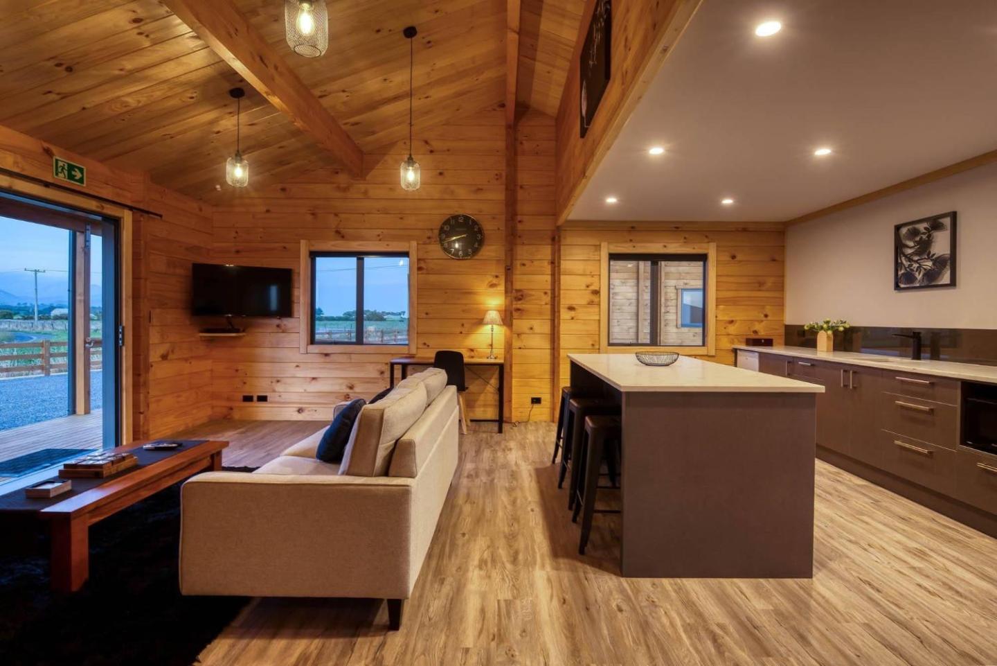 Deerbrooke Kaikōura Chalets Unit 2 5