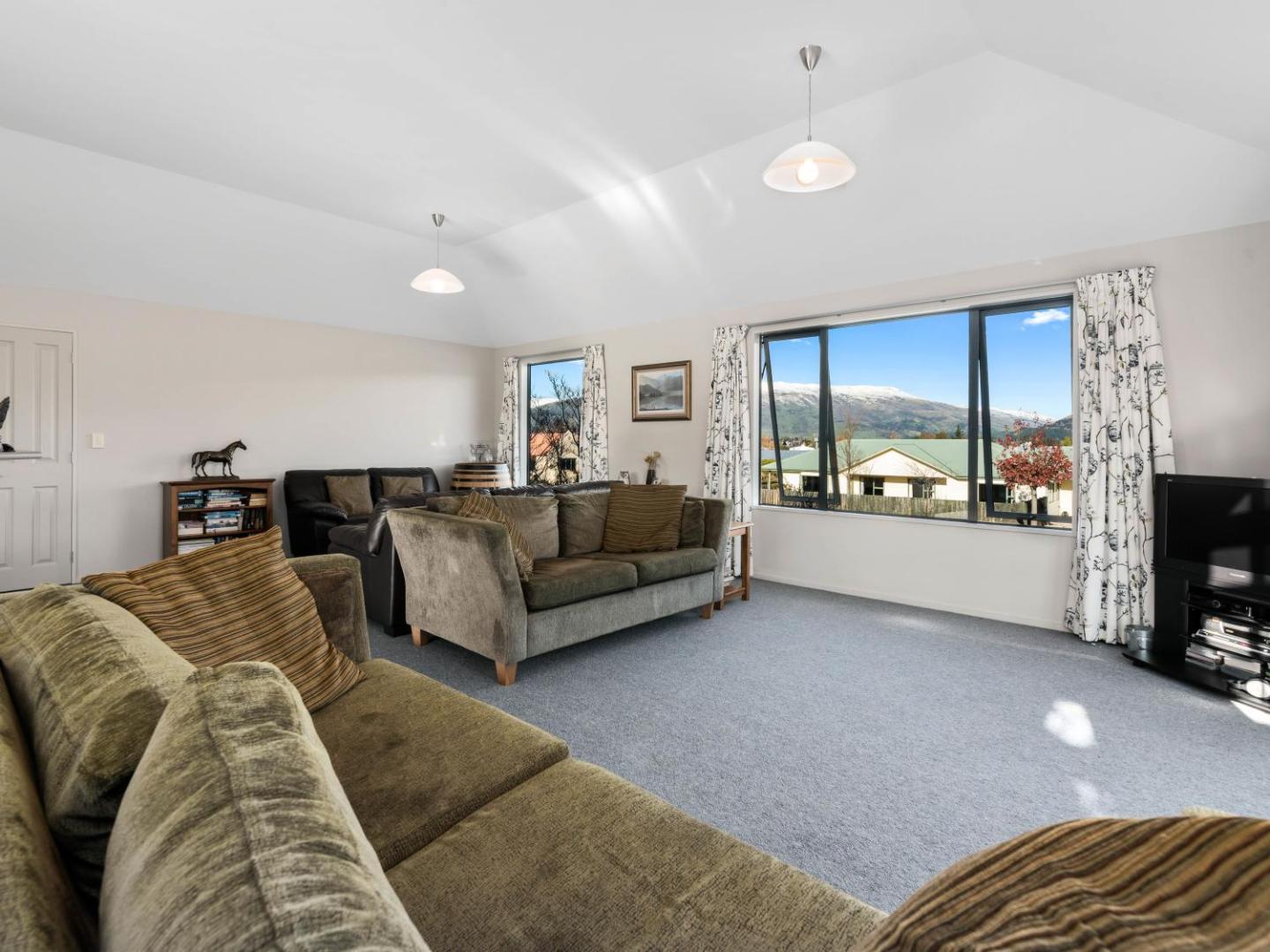 Mount Iron Magic - Wanaka Holiday Home 4