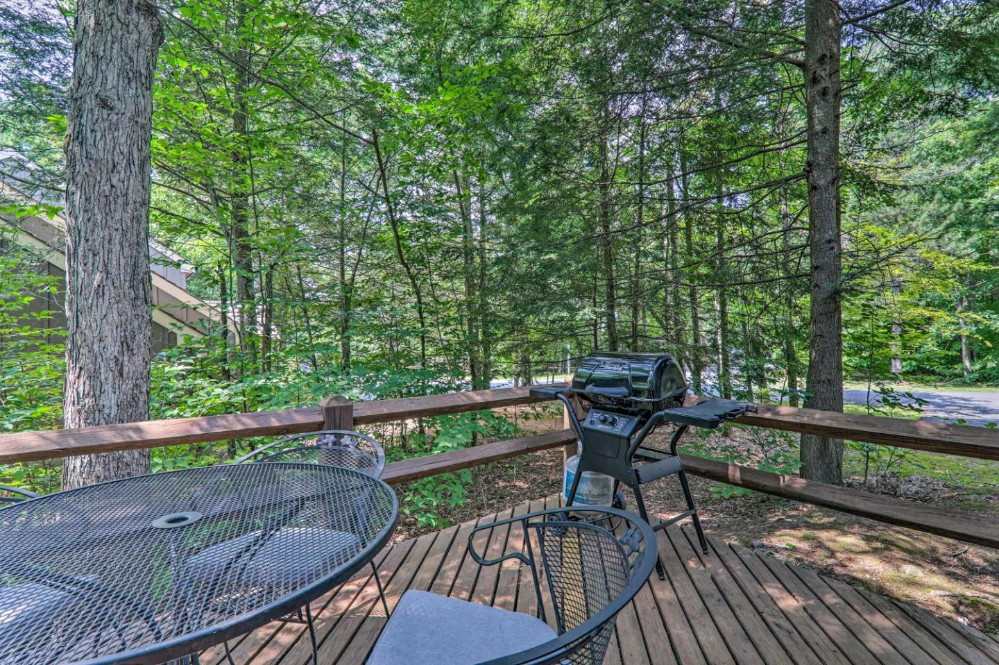 6 Mi To Lake Harmony Quiet Getaway With Deck!