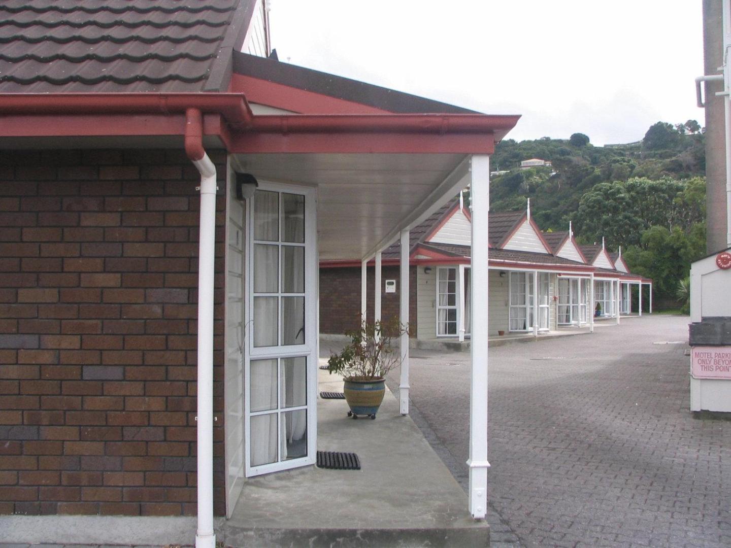 Settlers Motor Lodge 4