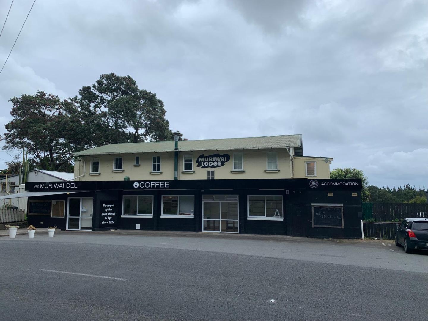Freshly Renovated Apartment Near Muriwai Beach 1