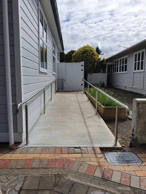 Boutique Accommodation – Stunningly Renovated 3